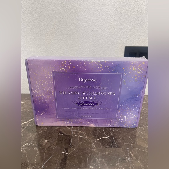 Relaxing Lavender Bath Spa Gift Set for Relaxation & Stress Relief - Picture 5 of 12